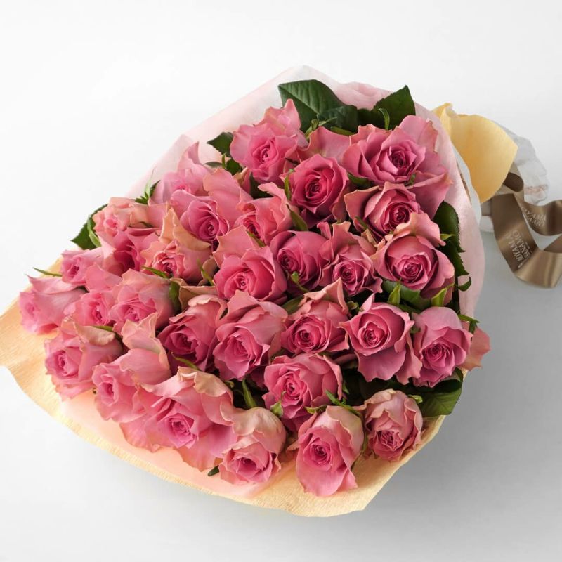 ピンクのバラの花束