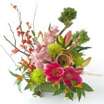 ユリとシンビジューム、菊のお正月アレンジメント