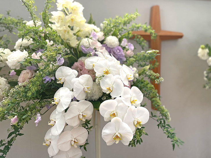 キリスト教式の葬儀の際の花